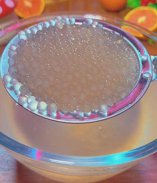 Rinse the sago pearls in cold water