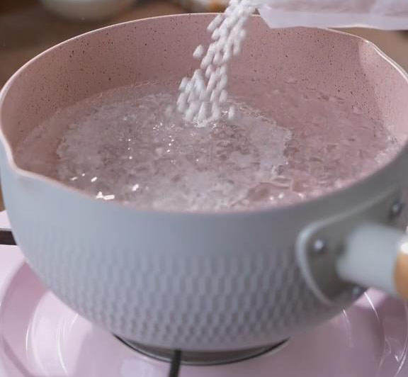 add 1 cup of sago pearls once the water boils