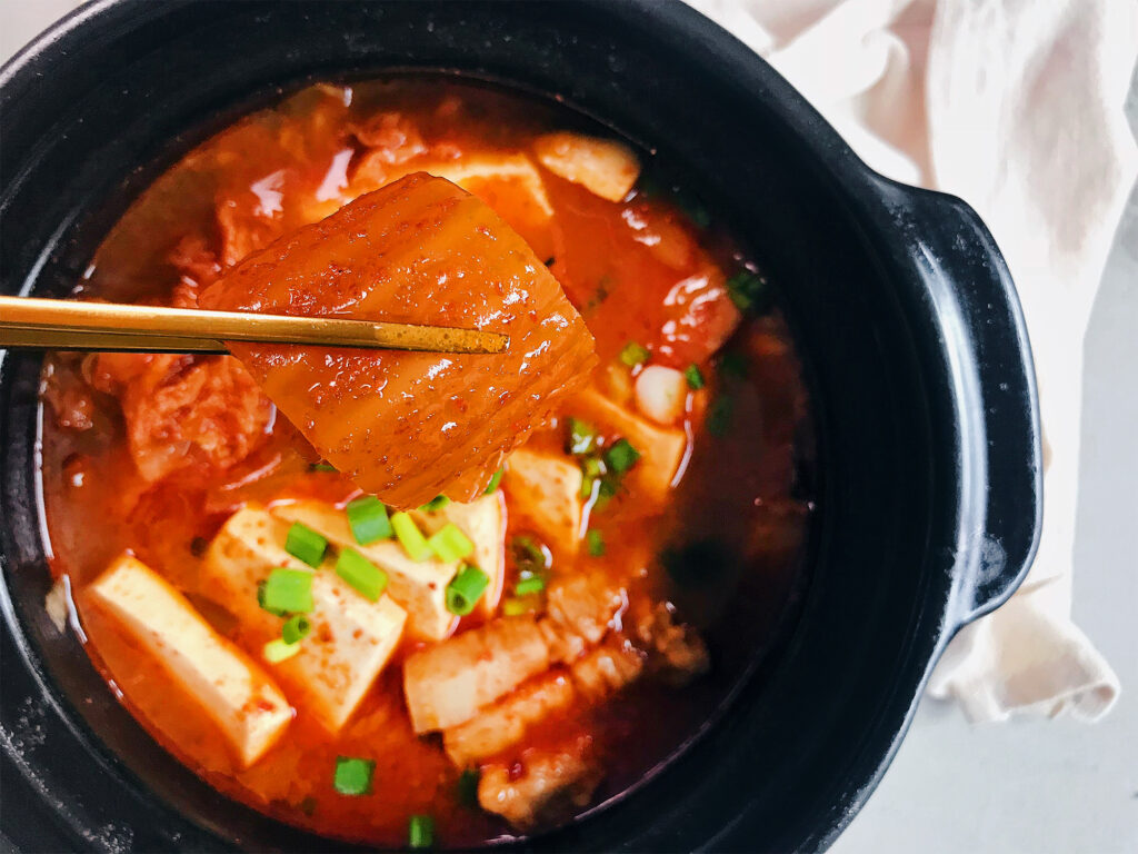 Kimchi Jjigae (Kimchi Stew) - Kitchen (Mis)Adventures