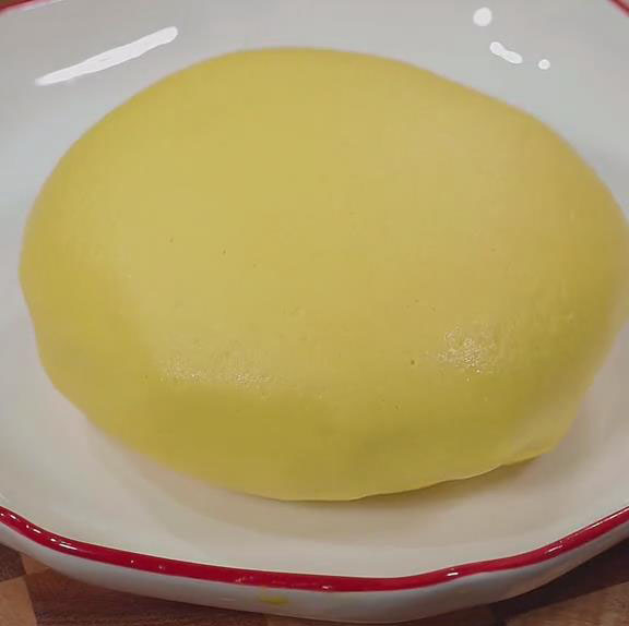 form a whole circular dough