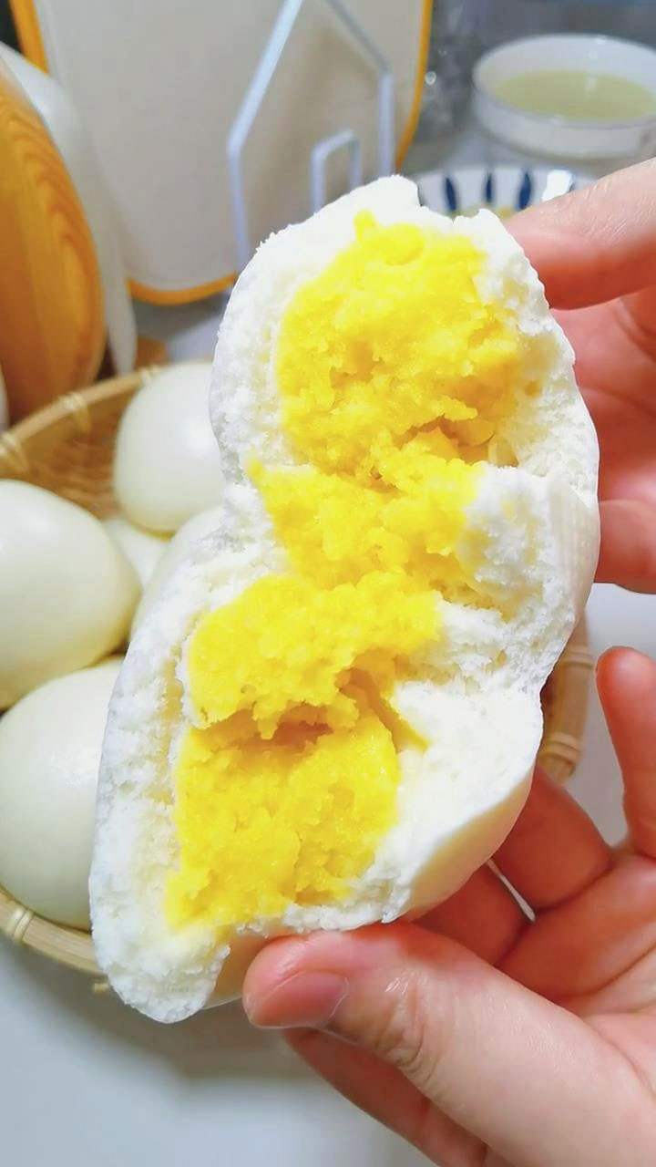 Egg Custard Buns2