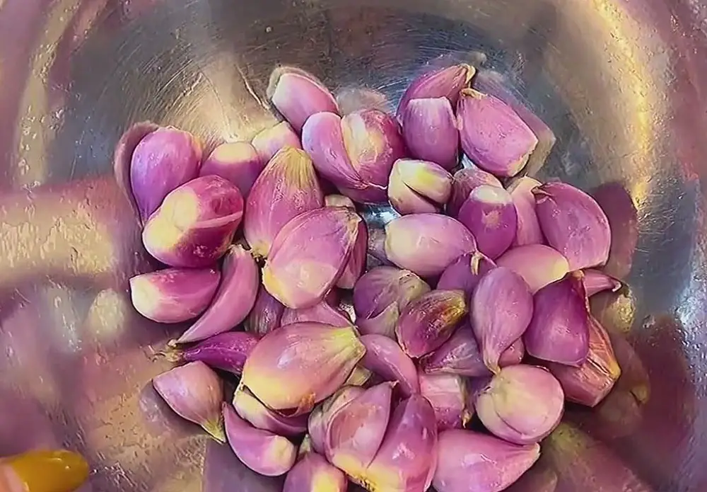 Shallots after peeling