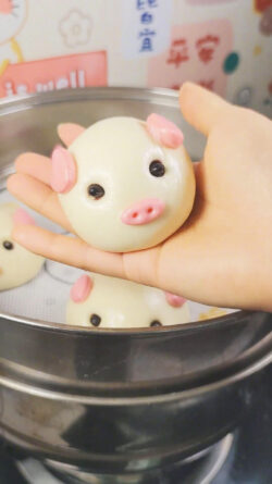 Steamed Piggy Buns With Custard Filling