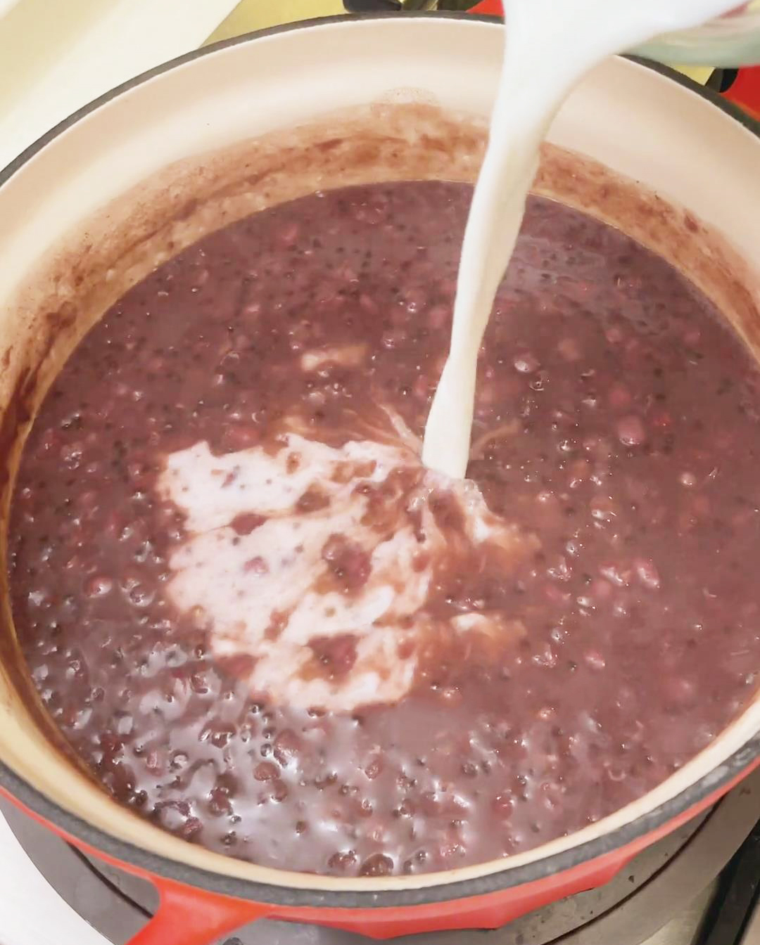 add coconut milk to the Red Bean Soup