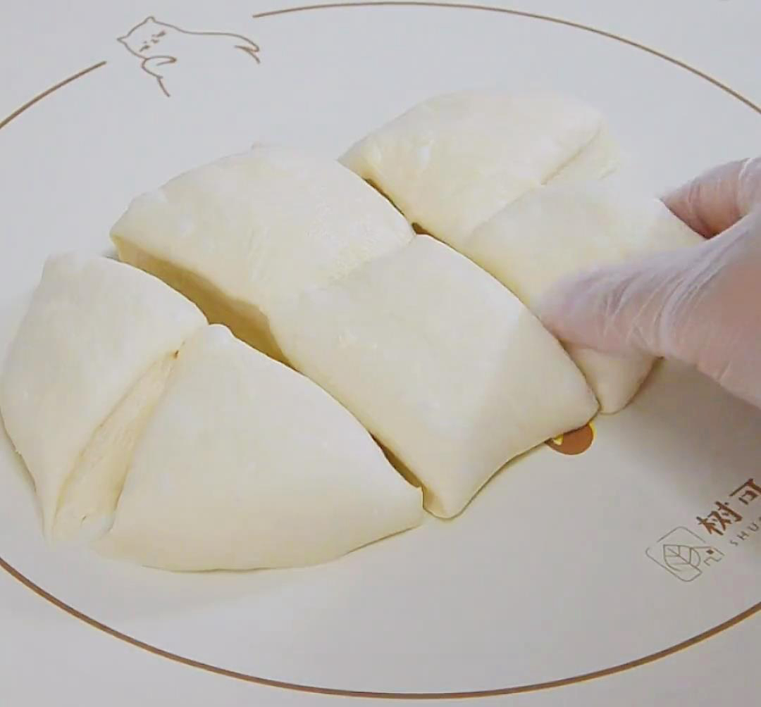 divide the dough into 6 parts