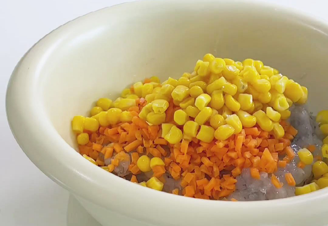 mix the chopped shrimp with finely chopped carrots and corn