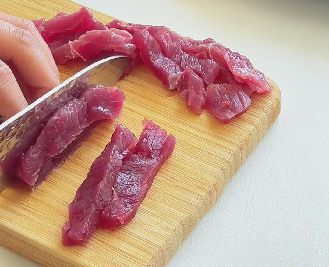 cut the beef into thin strips