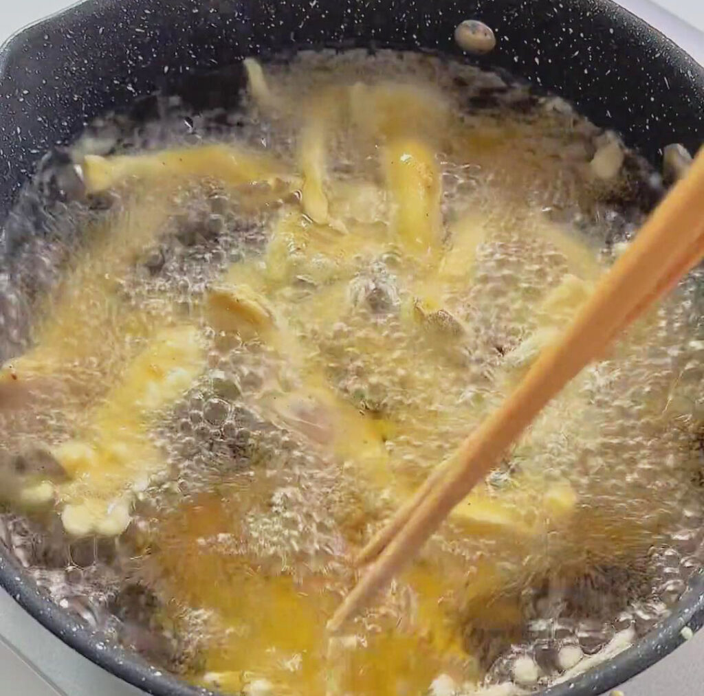 Crispy Fried Oyster Mushrooms Recipe - Kitchen (Mis)Adventures