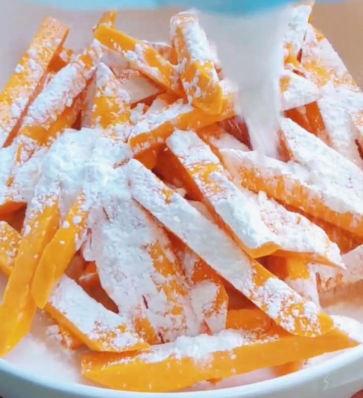 coat all sides of the sweet potato fries evenly with cornstarch