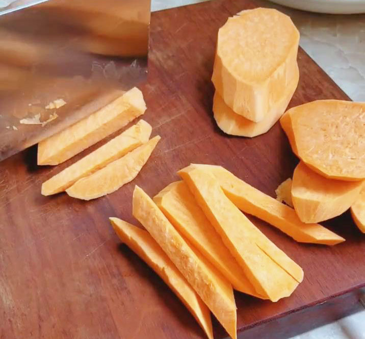 cut sweet potatoes into strips
