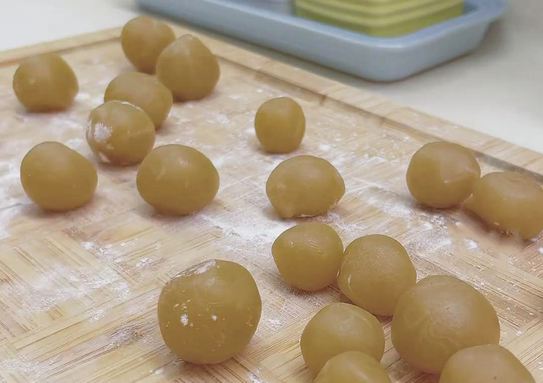 prepare the filling by shaping it into round balls