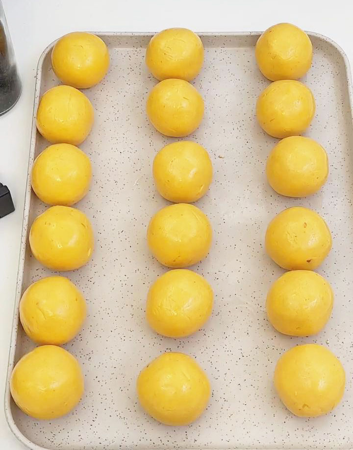 pumpkin Sesame Balls on a tray