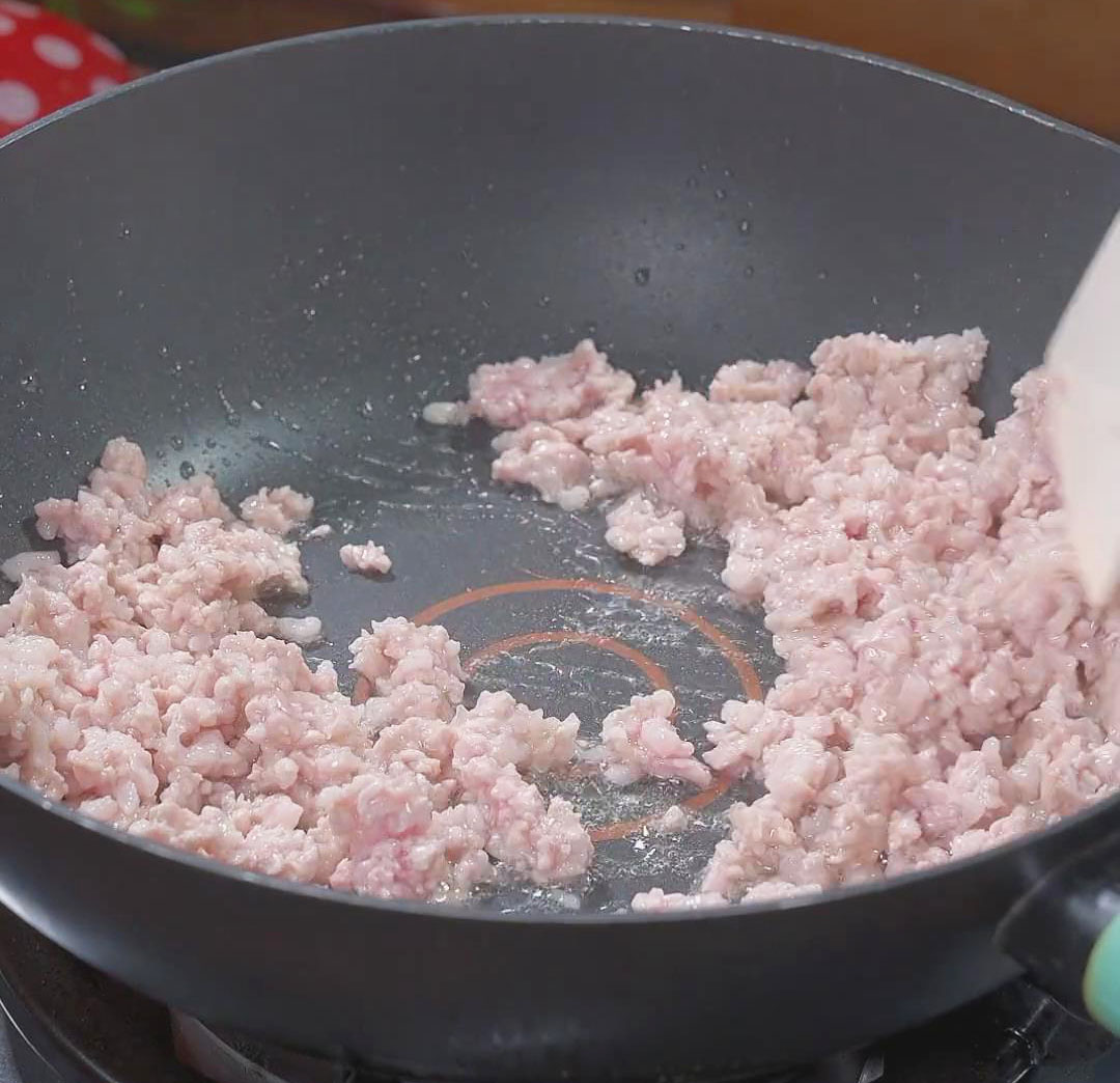 sauté minced meat until lightly brown