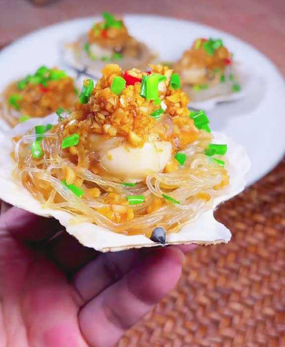 steamed scallops with glass noodles